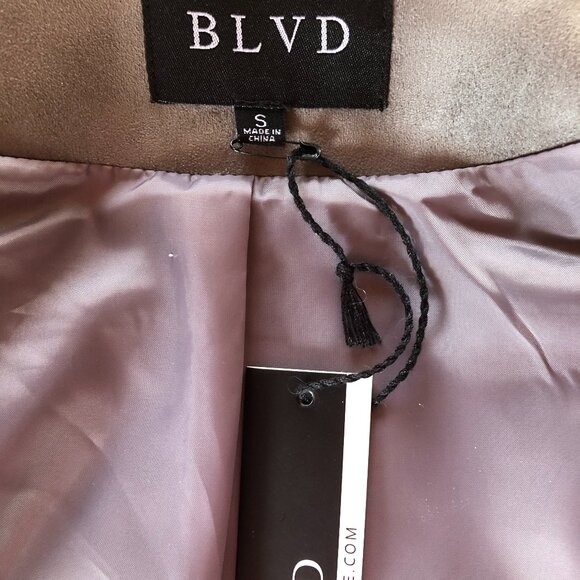 BLVD brand, Grey Faux Washable Suede Zip Front Jacket - Size S - Picture 3 of 6